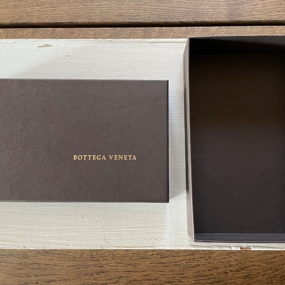 Bottega Veneta Intrecciato Leather Sleepmask - Picture 2 of 5